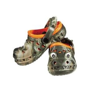 CAPELLI NEW YORK
Boy's Later Gator Clogs Size 7 (Toddler)